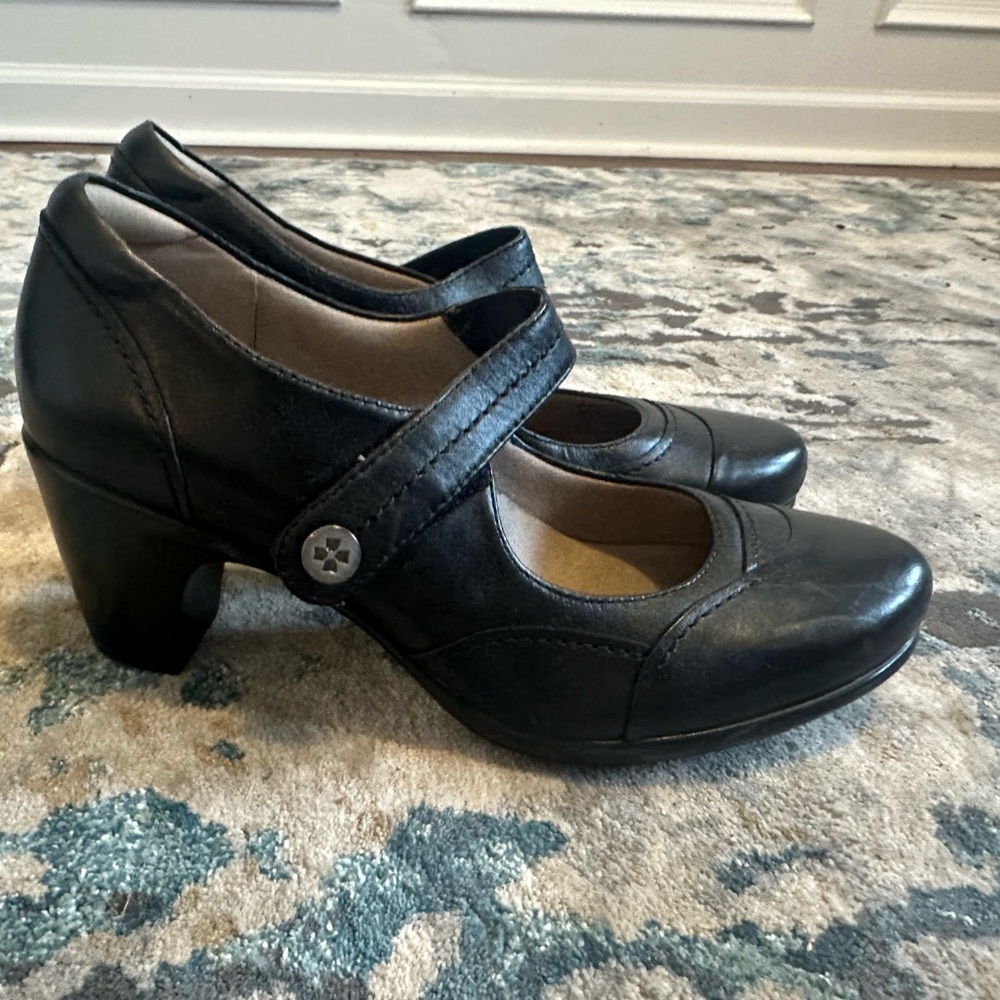 Naturalizer Ortholite black shoes, 10M